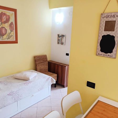 Raffaello Beach Apartment - 50 M From The Sea - Wifi Savona Luaran gambar