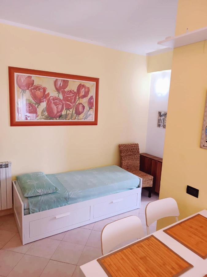 Raffaello Beach Apartment - 50 M From The Sea - Wifi Savona Luaran gambar