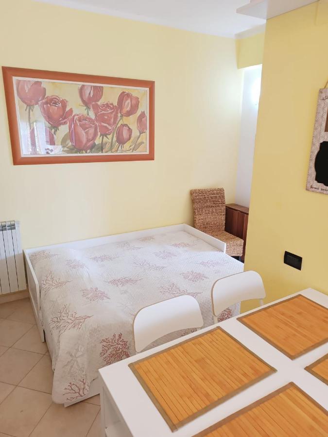 Raffaello Beach Apartment - 50 M From The Sea - Wifi Savona Luaran gambar