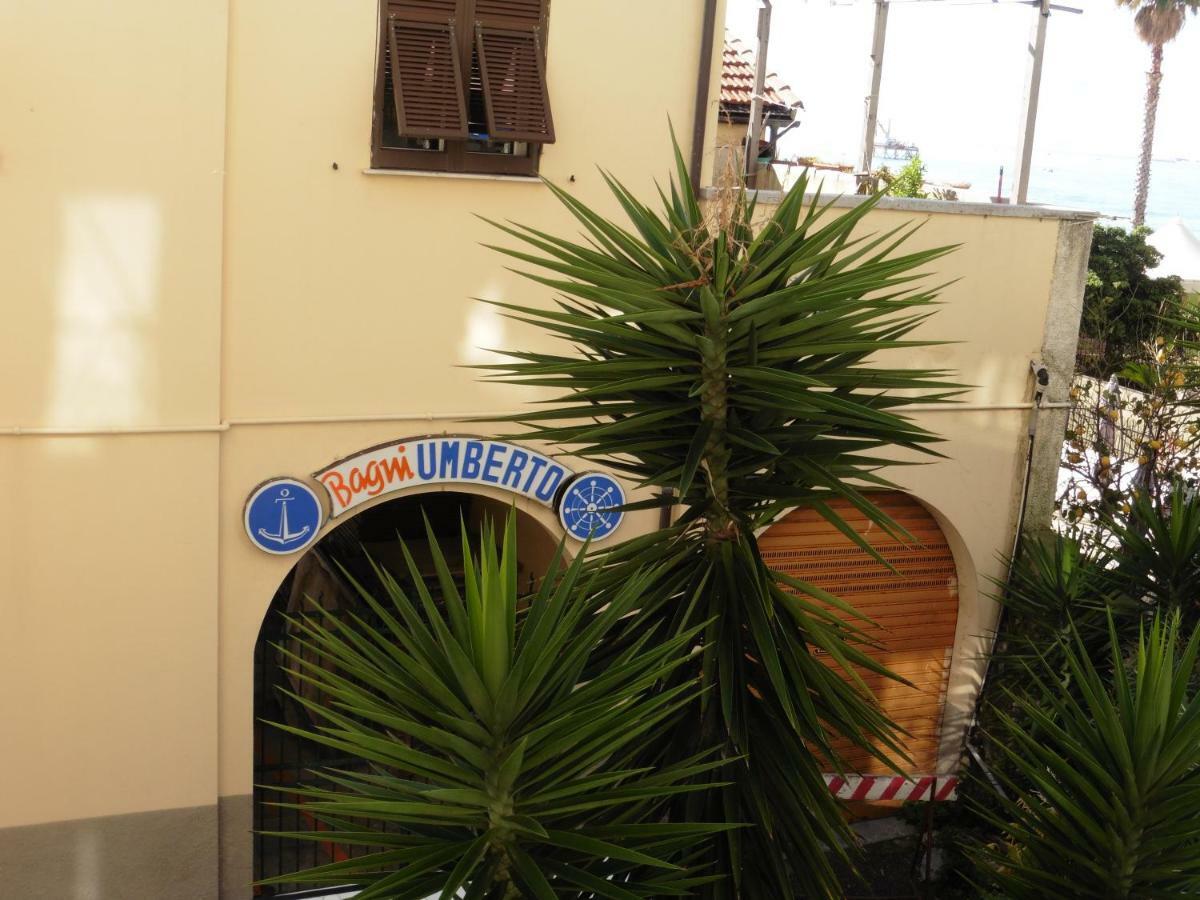 Raffaello Beach Apartment - 50 M From The Sea - Wifi Savona Luaran gambar