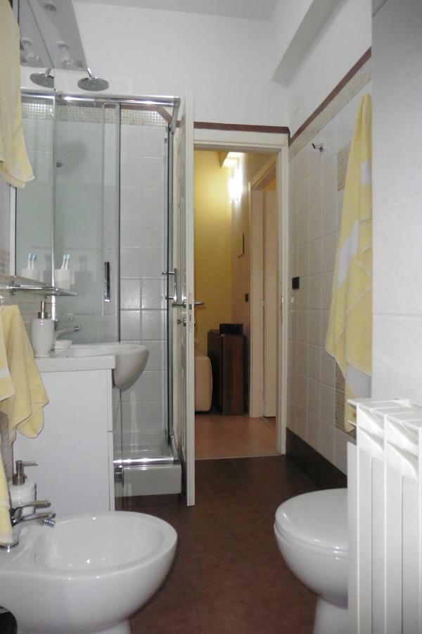 Raffaello Beach Apartment - 50 M From The Sea - Wifi Savona Luaran gambar