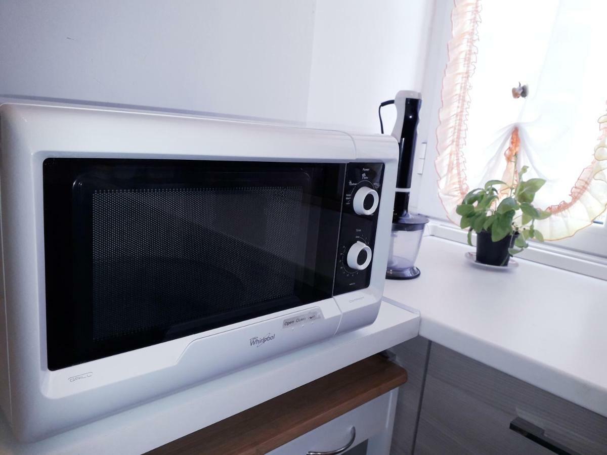 Raffaello Beach Apartment - 50 M From The Sea - Wifi Savona Luaran gambar