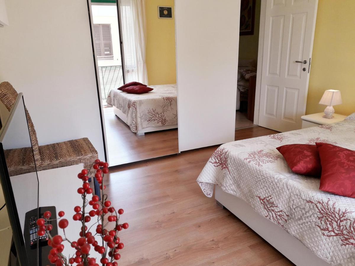 Raffaello Beach Apartment - 50 M From The Sea - Wifi Savona Luaran gambar